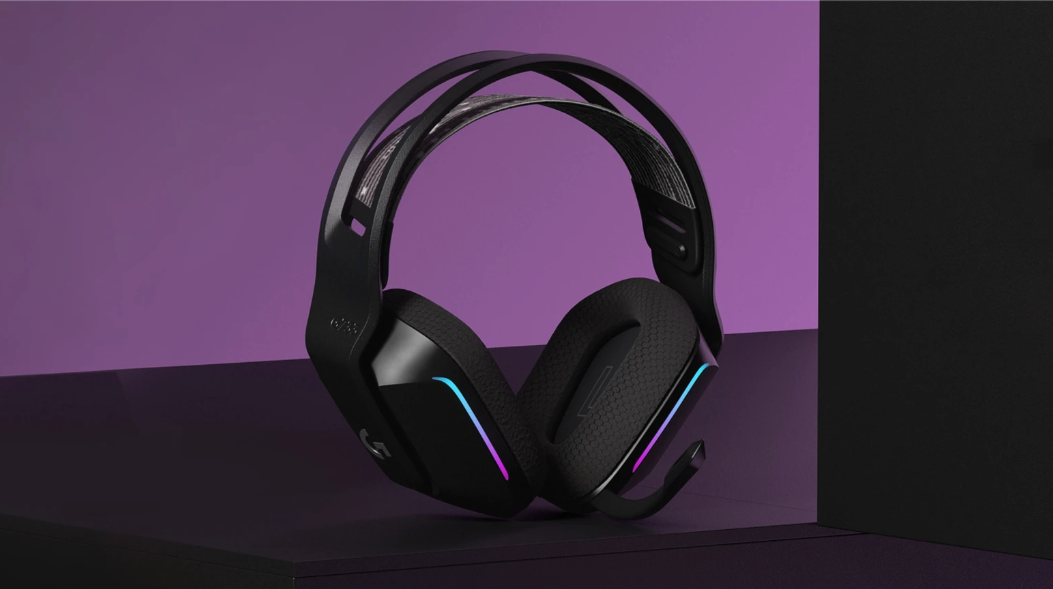 Logitech G733 Review — Wireless Comfort, Strong Features, and One Surprisingly Annoying Button